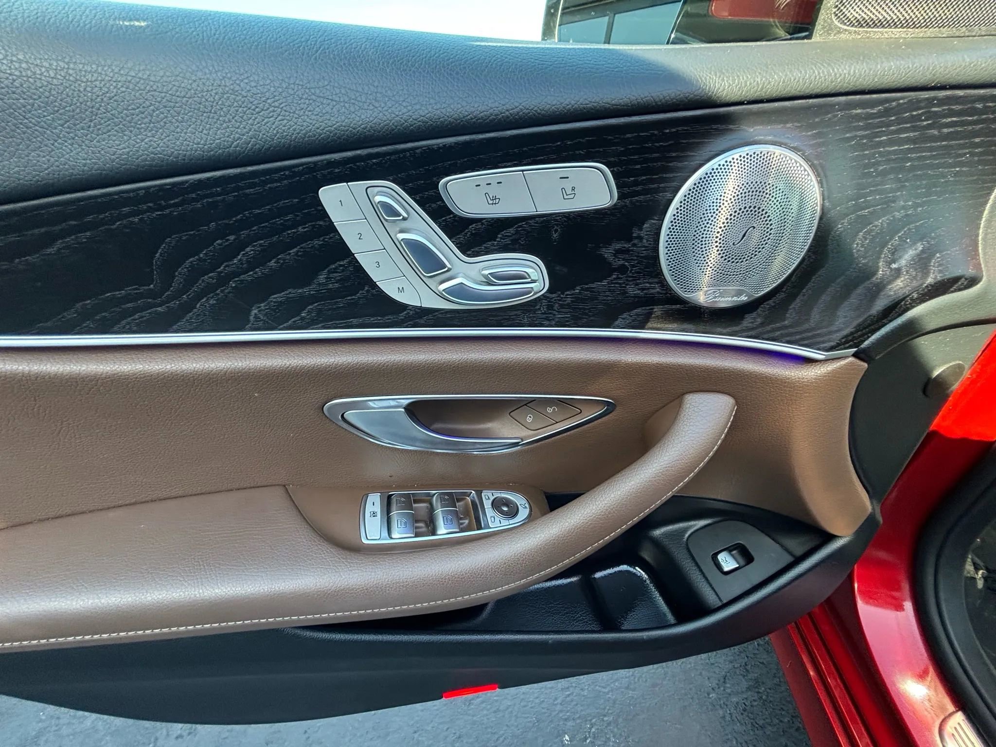 Used 2017 Mercedes-Benz E 300 image 11