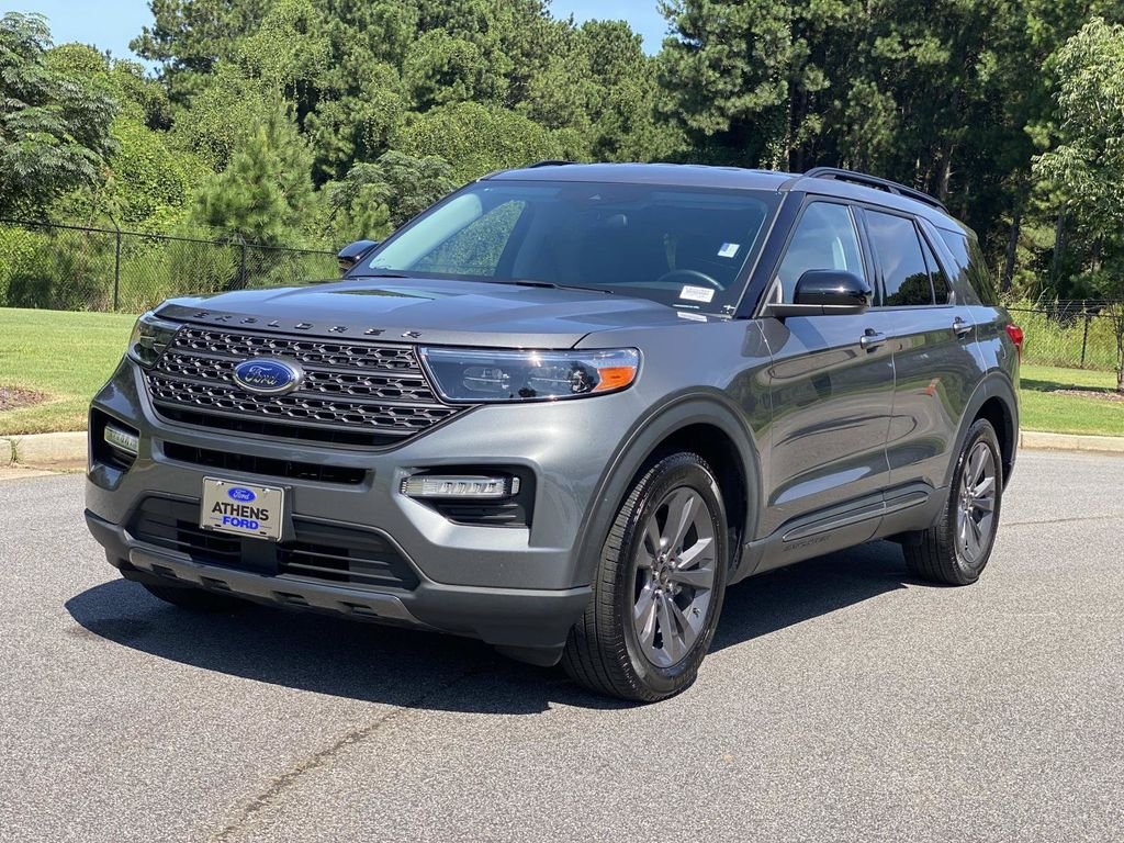 Used 2024 Ford Explorer XLT w/ Equipment Group 202A RWD image 10
