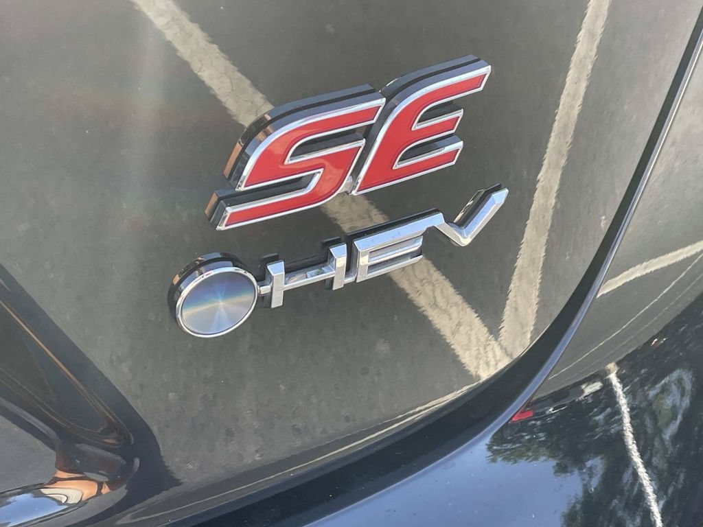 Used 2025 Toyota Corolla SE FWD image 9