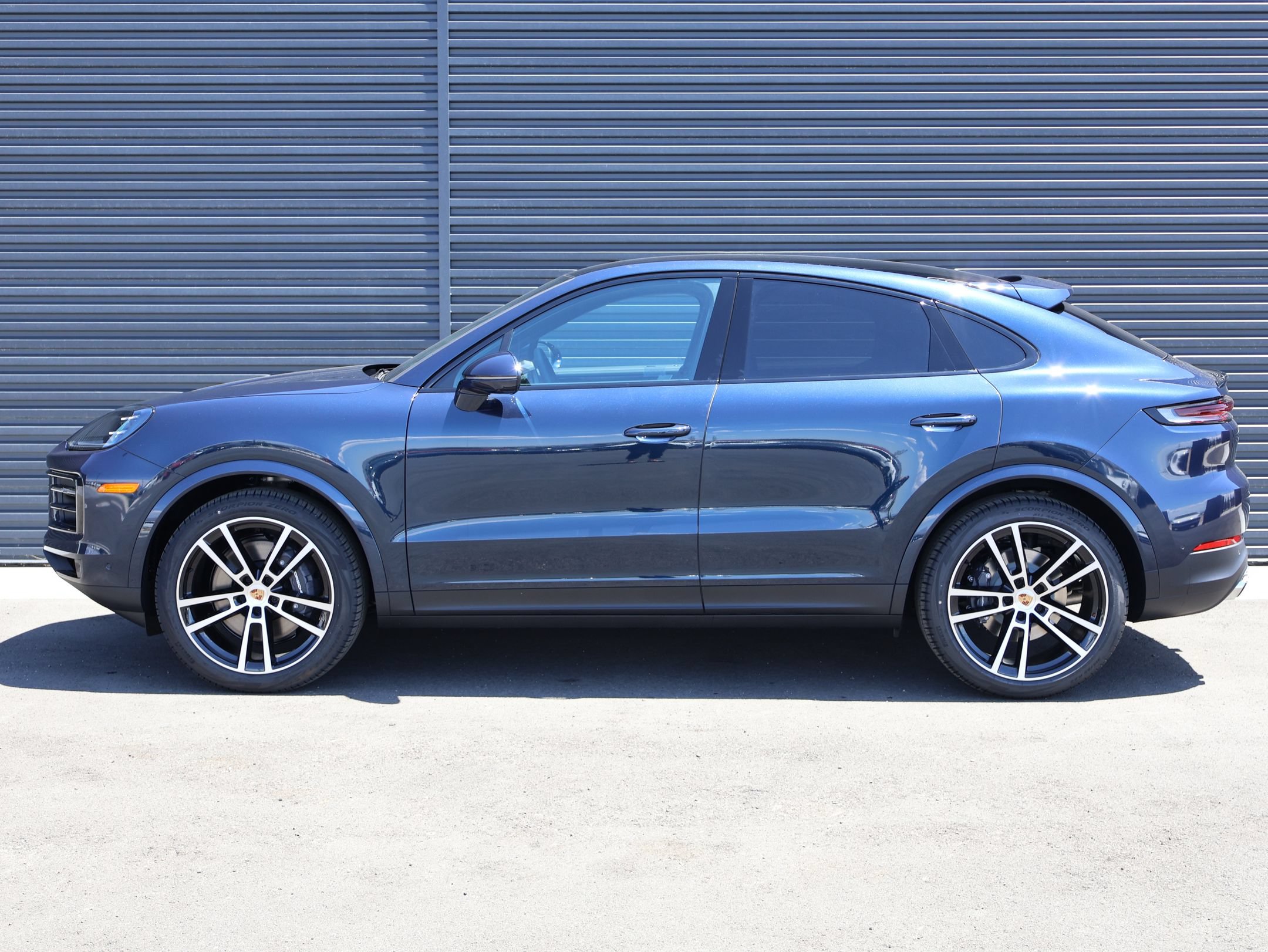 New 2026 Porsche Cayenne Coupe AWD/4WD image 2