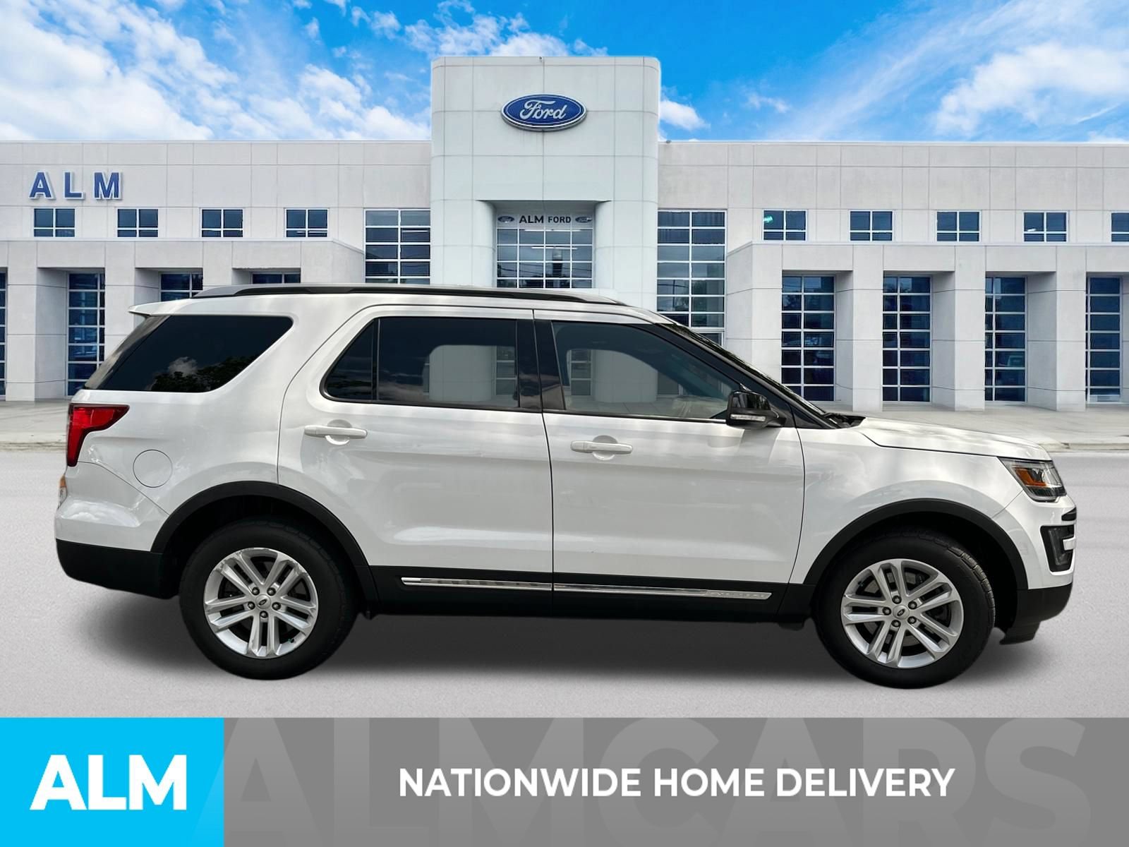 Used 2016 Ford Explorer XLT w/ Equipment Group 201A FWD image 4