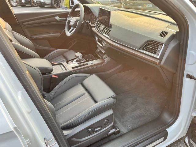 Used 2024 Audi Q5 e Prestige w/ Prestige Package image 25