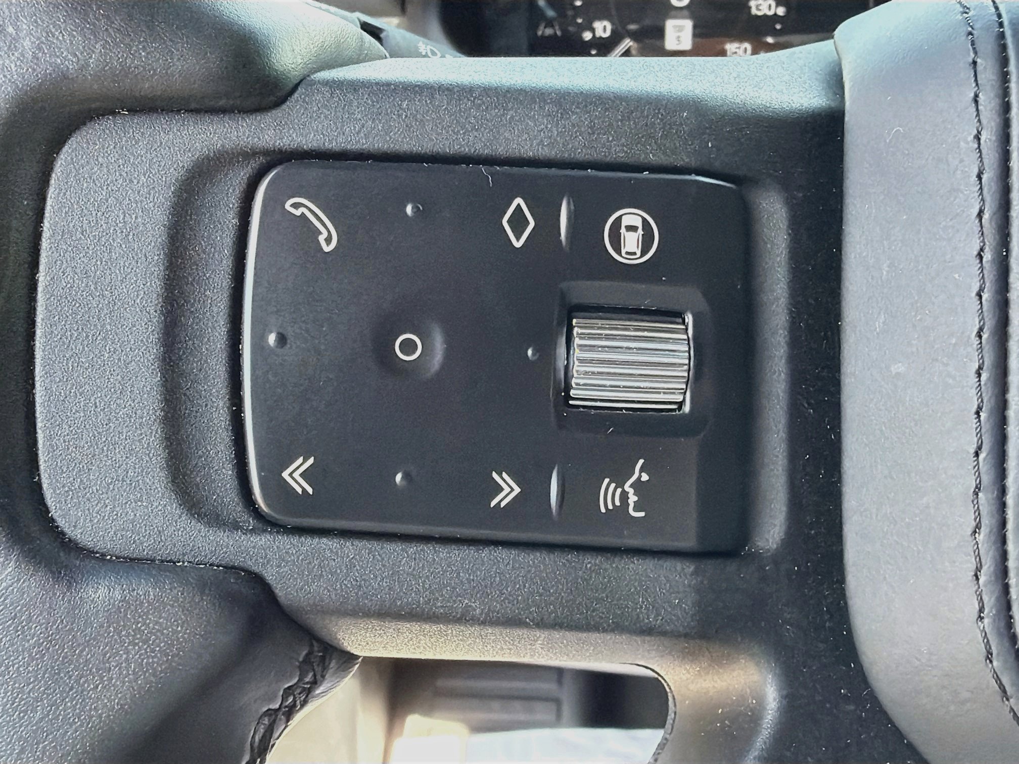Used 2025 Land Rover Defender 130 X AWD/4WD image 39