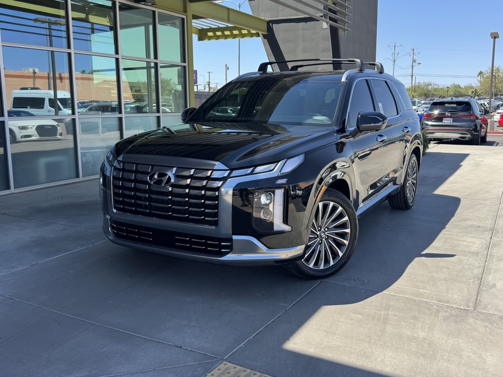 Used 2024 Hyundai Palisade Calligraphy AWD/4WD image 2