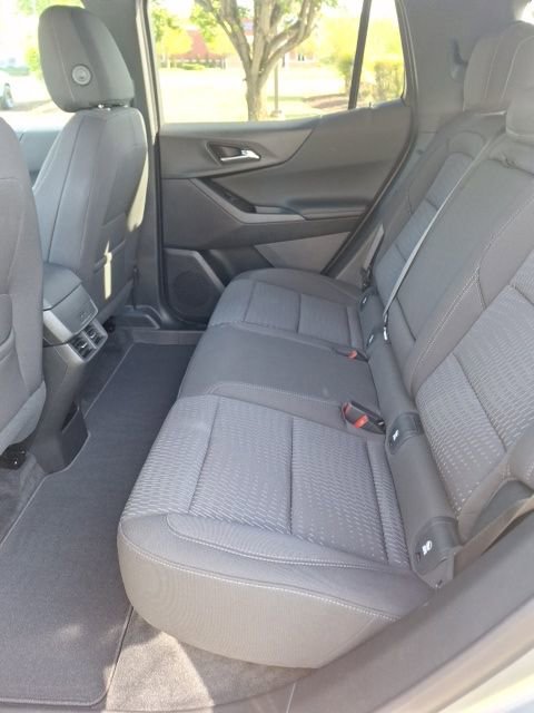 Used 2025 Chevrolet Equinox LT w/ Safety and Technology Package AWD/4WD image 17