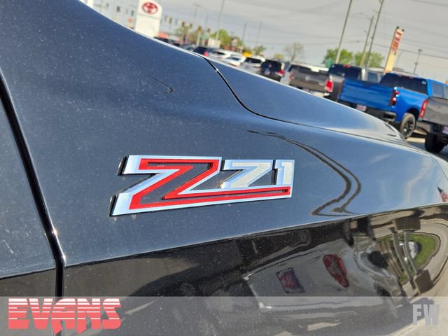 Used 2023 Chevrolet Tahoe Z71 w/ Luxury Package AWD/4WD image 3