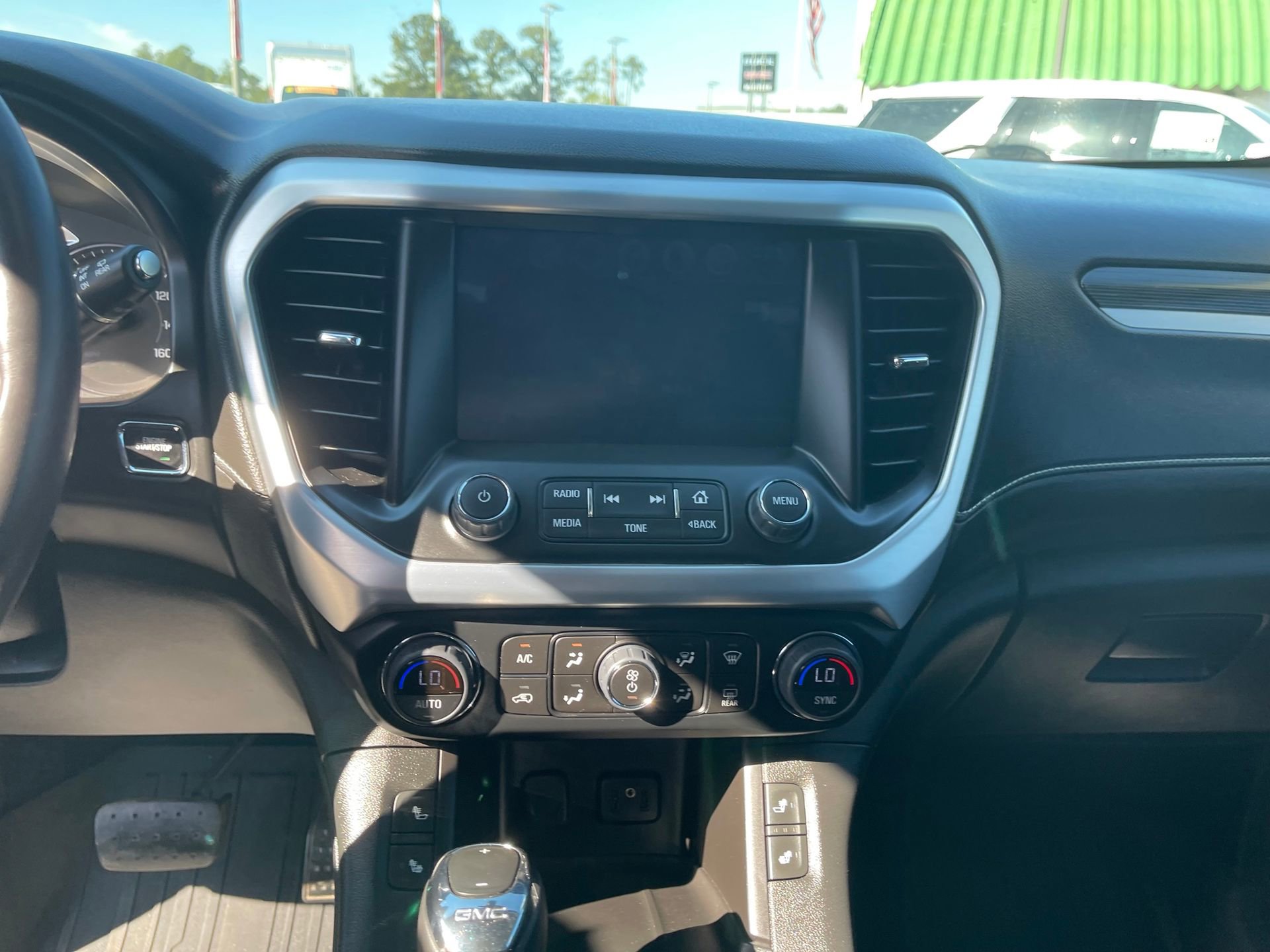 Used 2018 GMC Acadia SLT image 17