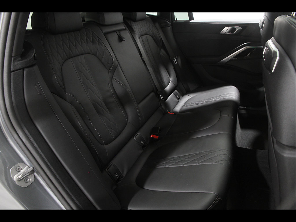 Used 2024 BMW X6 M60i w/ Climate Comfort Package AWD/4WD image 18