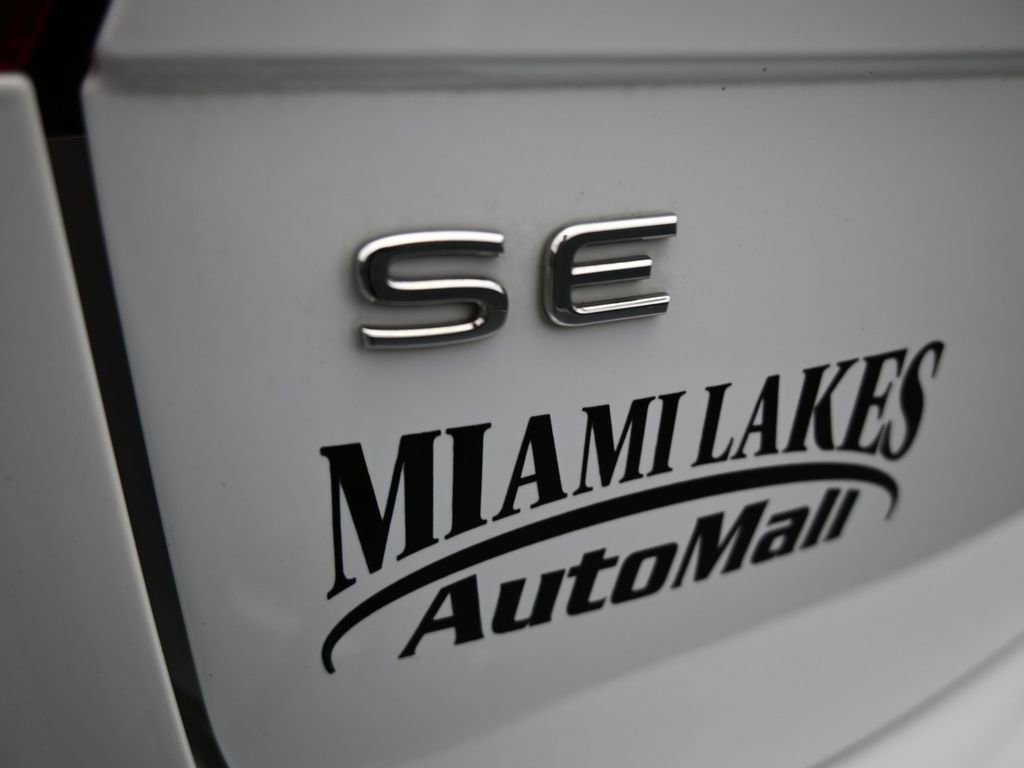 Used 2022 Volkswagen Tiguan SE image 41