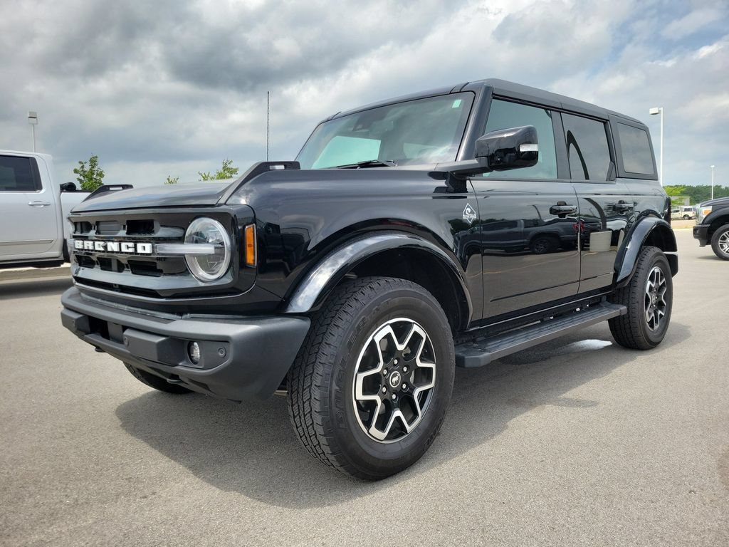 Used 2024 Ford Bronco Outer Banks AWD/4WD image 2
