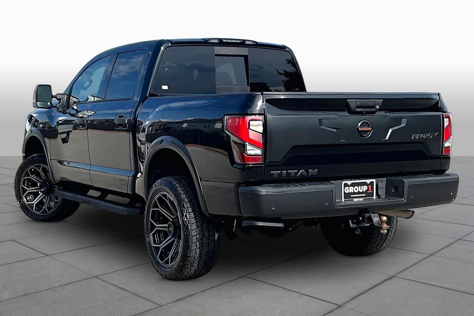 Used 2021 Nissan Titan PRO-4X w/ Pro-4x Convenience Package AWD/4WD image 12