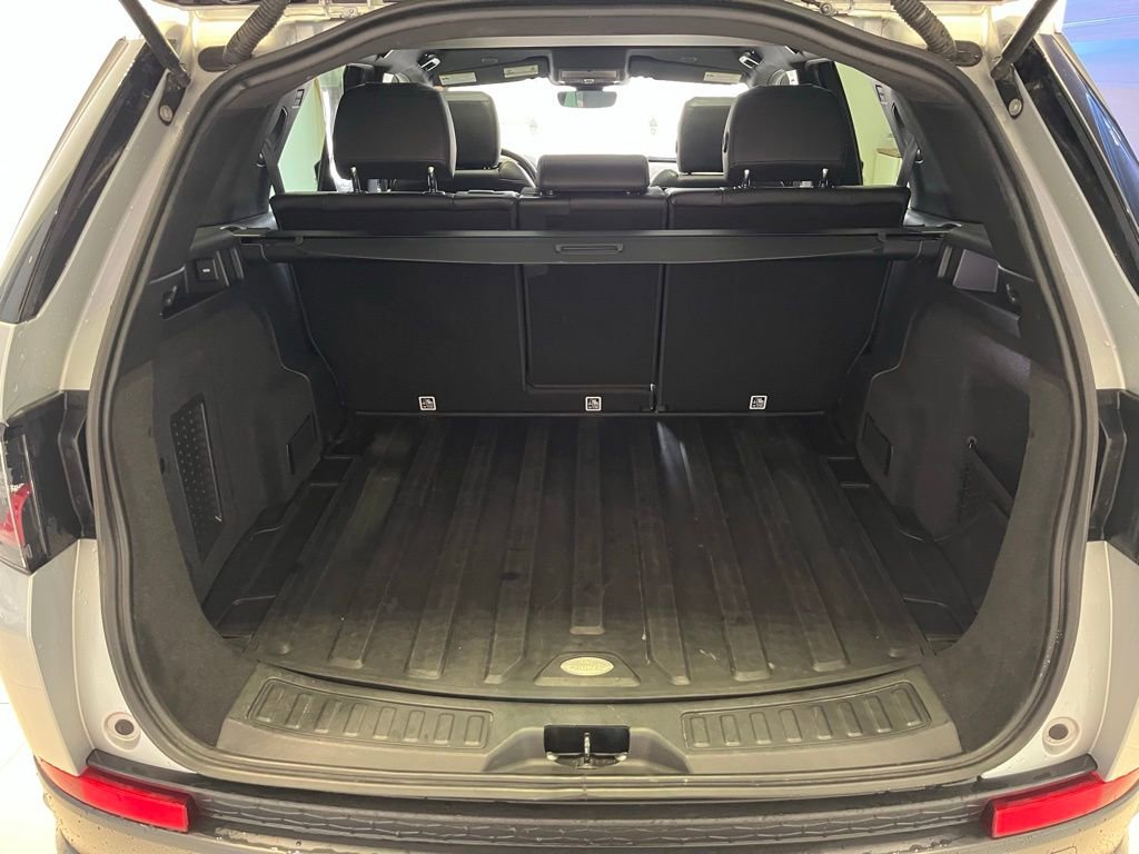 Used 2021 Land Rover Discovery Sport S image 24