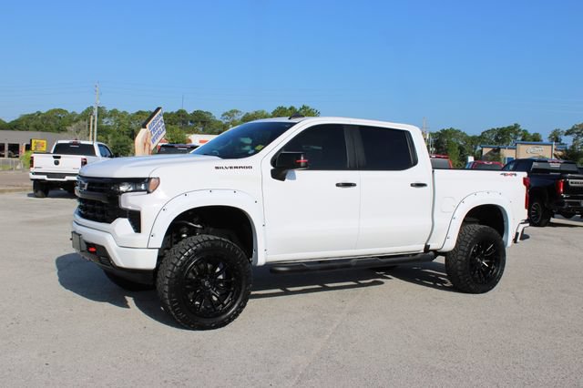 Used 2024 Chevrolet Silverado 1500 RST w/ Redline Edition AWD/4WD image 5