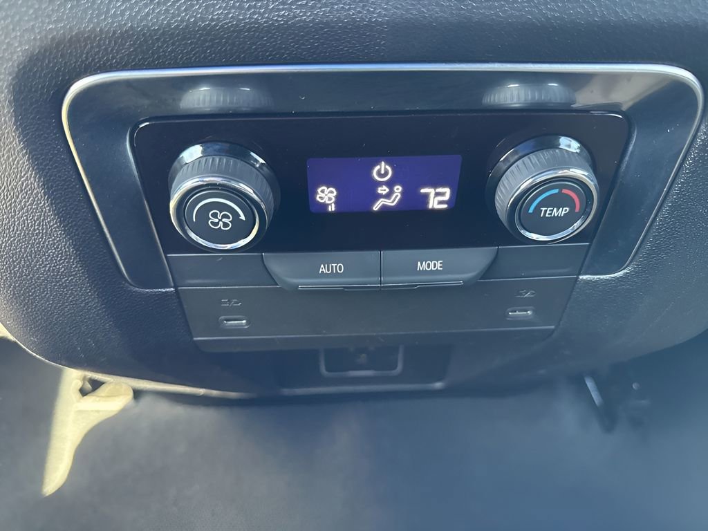 Used 2025 Chevrolet Suburban Z71 AWD/4WD image 13