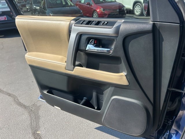 Used 2016 Toyota 4Runner SR5 Premium image 27