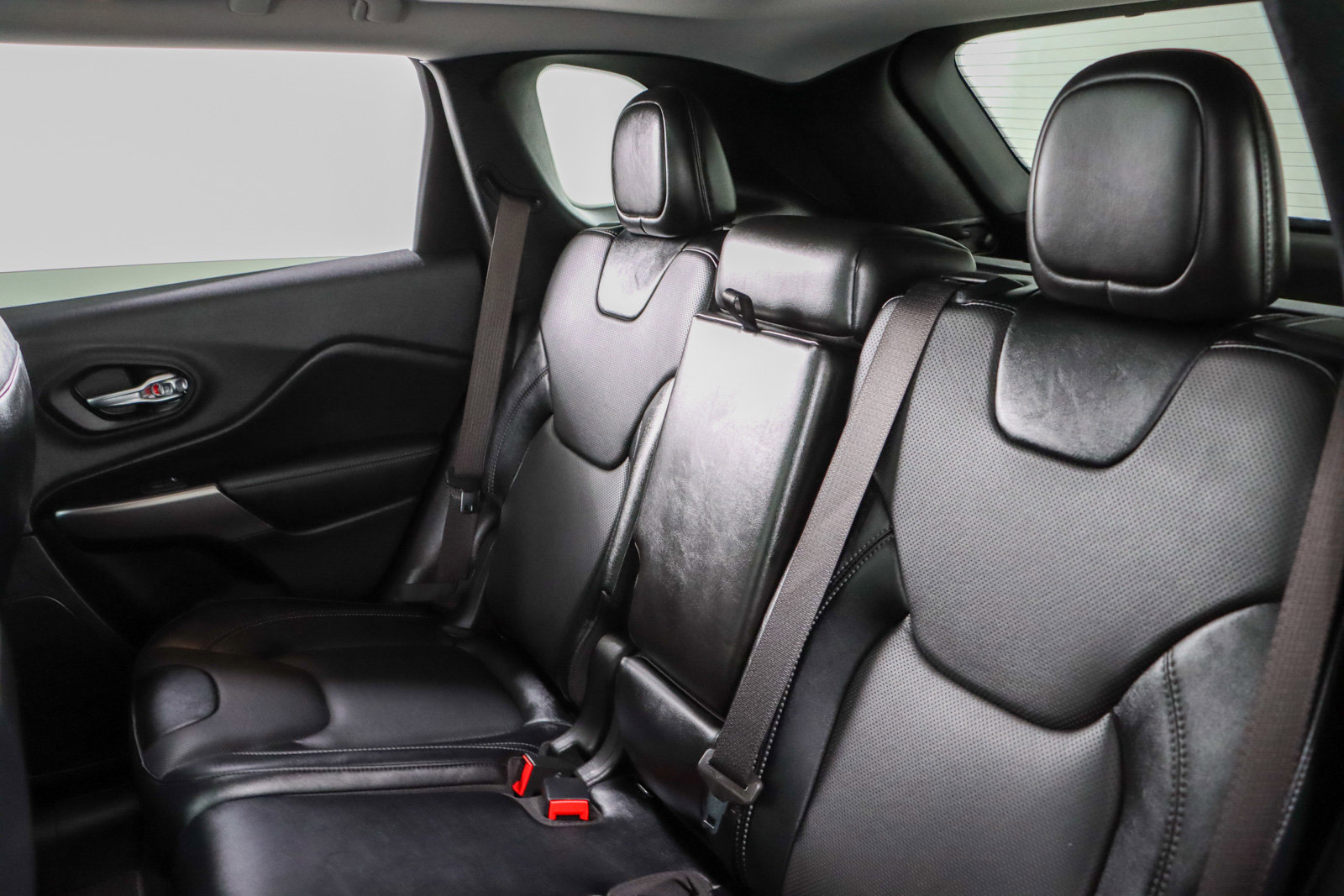 Used 2022 Jeep Cherokee Limited w/ Sun & Sound Group image 26