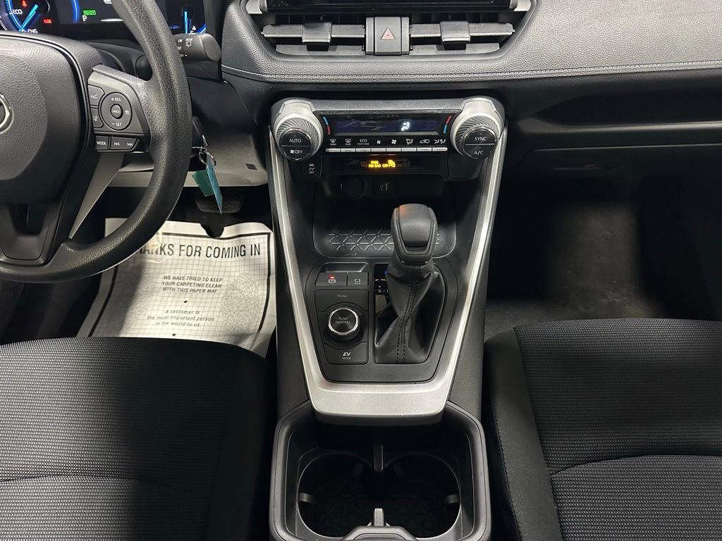 Used 2025 Toyota RAV4 LE image 38