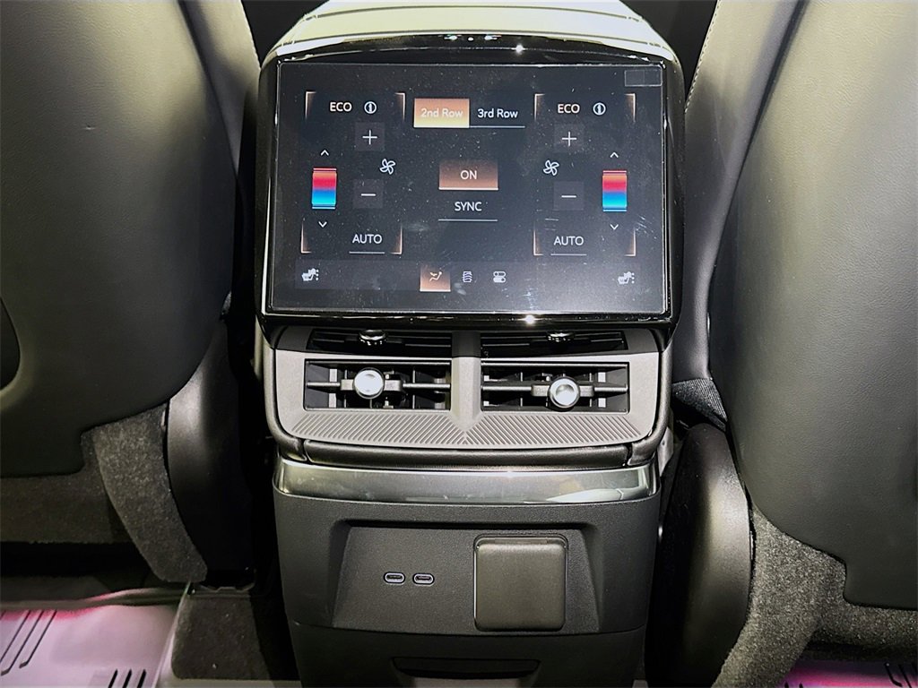 New 2026 Cadillac Vistiq Sport image 14