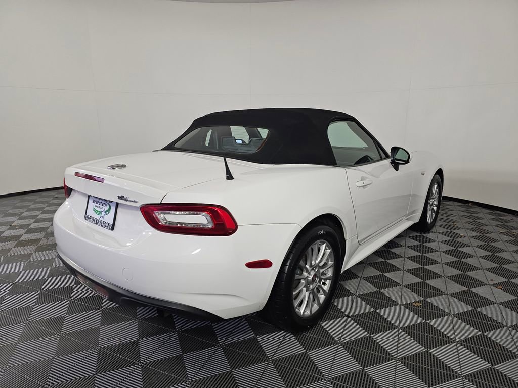 Used 2017 FIAT 124 Spider Classica image 7