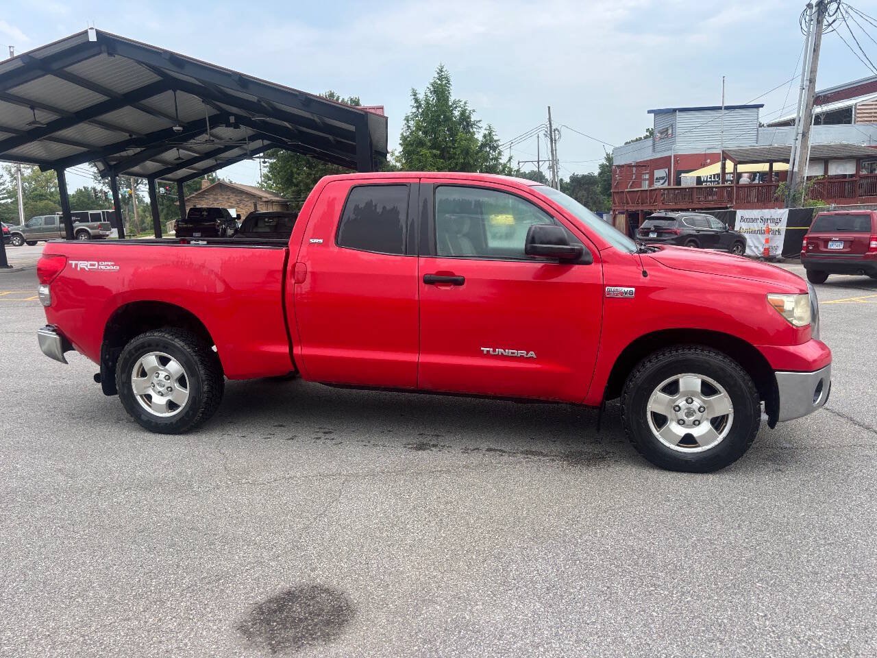 Used 2007 Toyota Tundra SR5 w/ TRD Off-Road Pkg AWD/4WD image 2