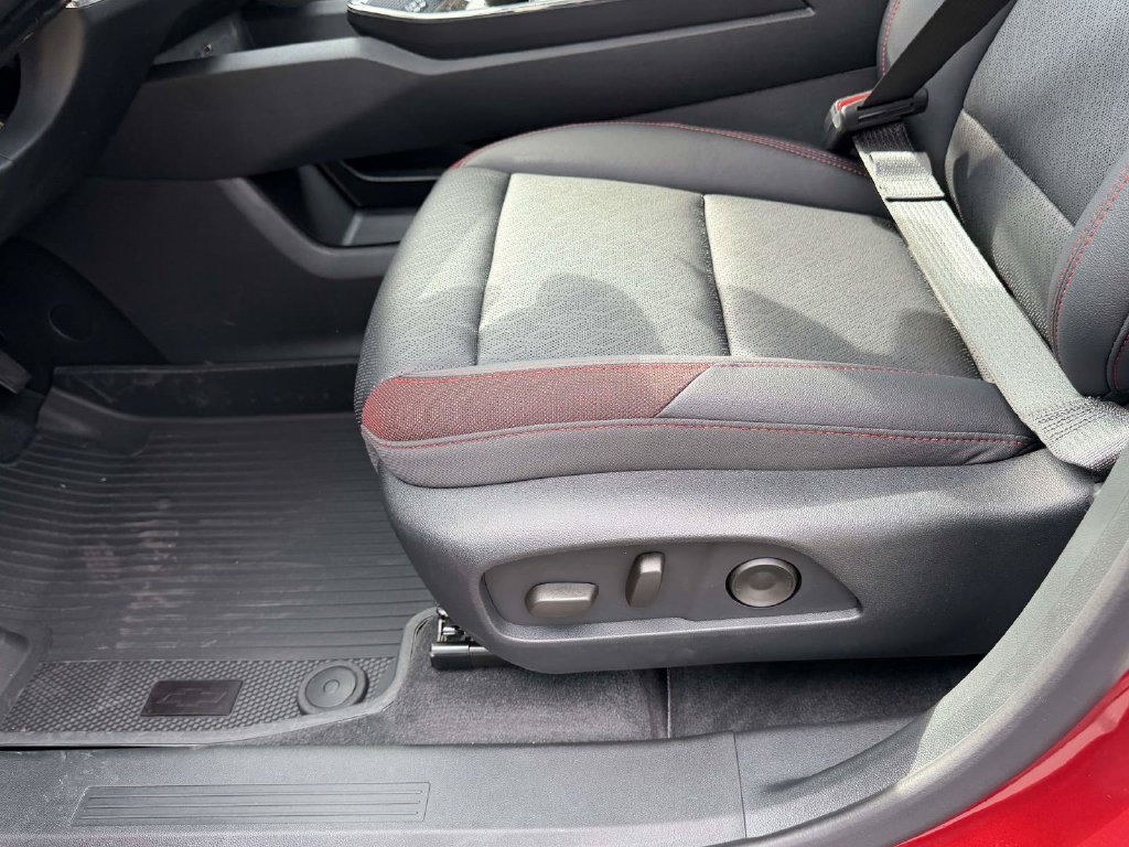 New 2027 Chevrolet Equinox RS w/ Safety and Technology Package FWD image 17