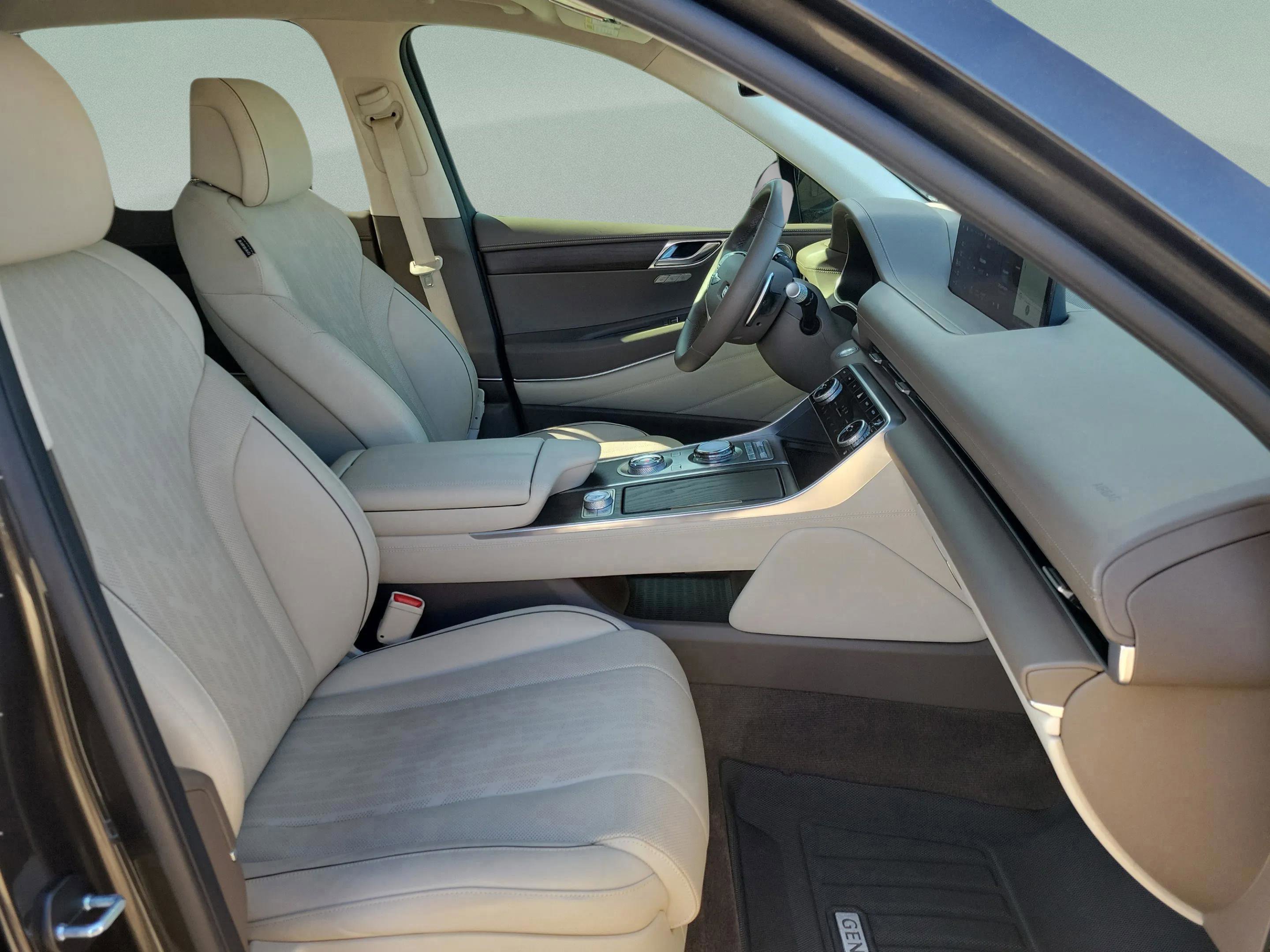 Used 2024 Genesis GV80 3.5T image 8