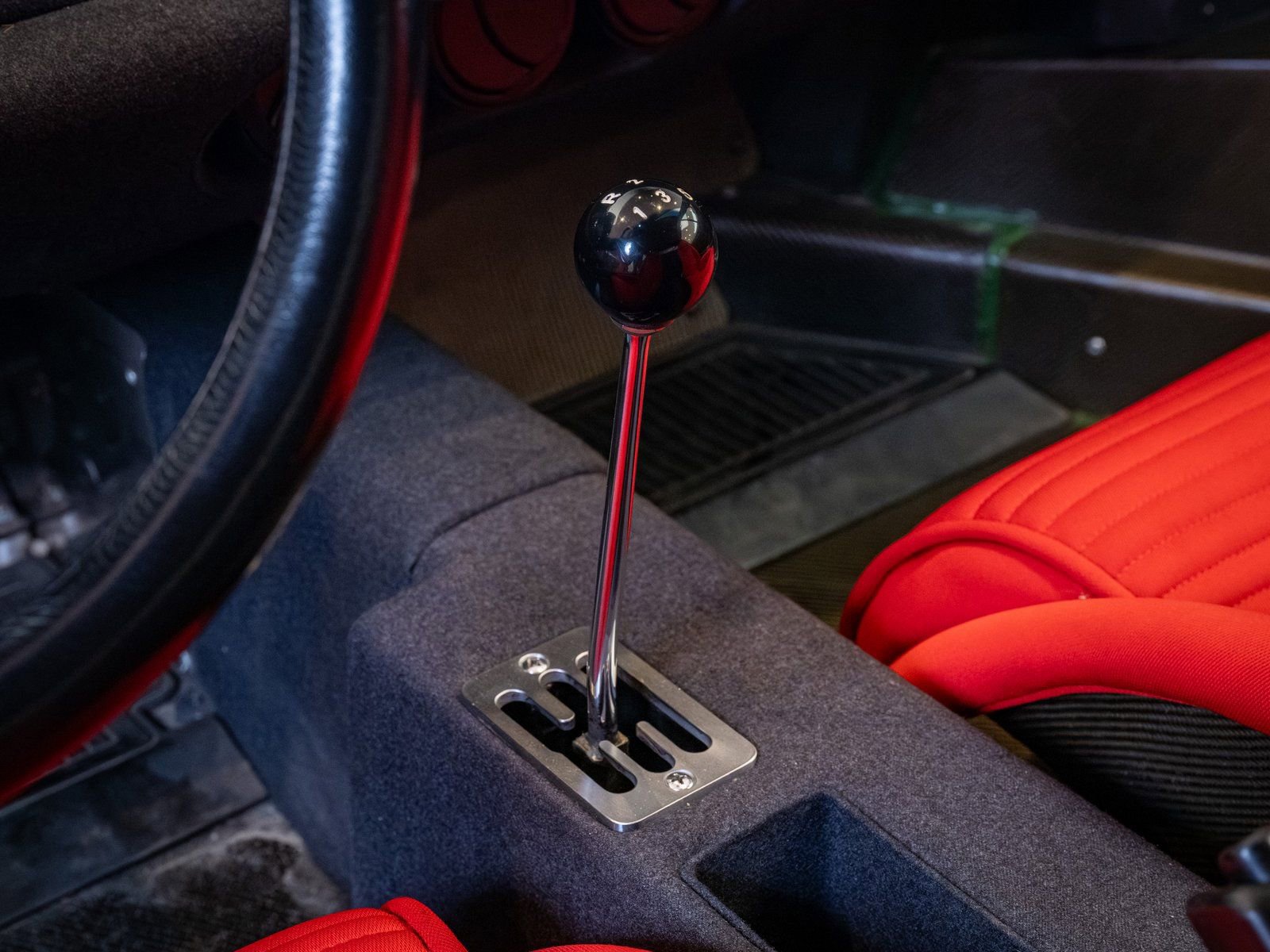 Used 1990 Ferrari F40 RWD image 15