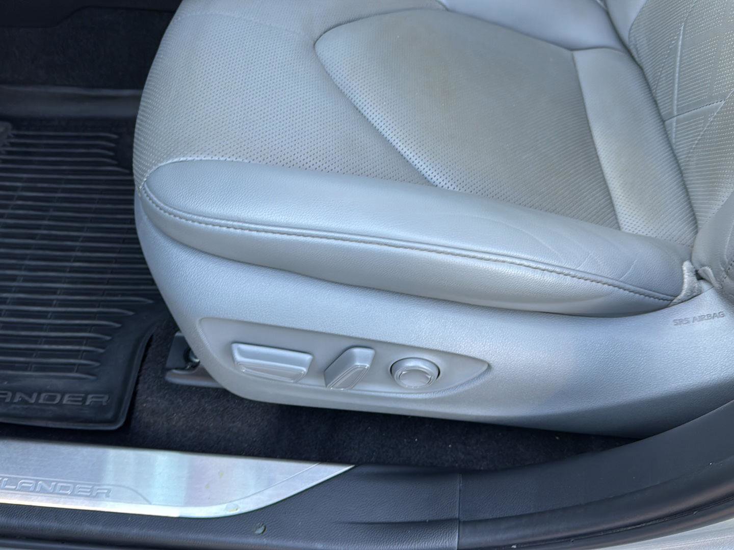 Used 2024 Toyota Highlander Platinum image 31