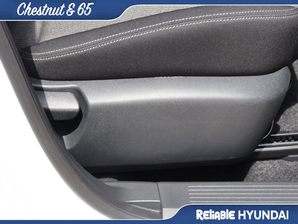 Used 2024 Nissan Rogue SV AWD/4WD image 11