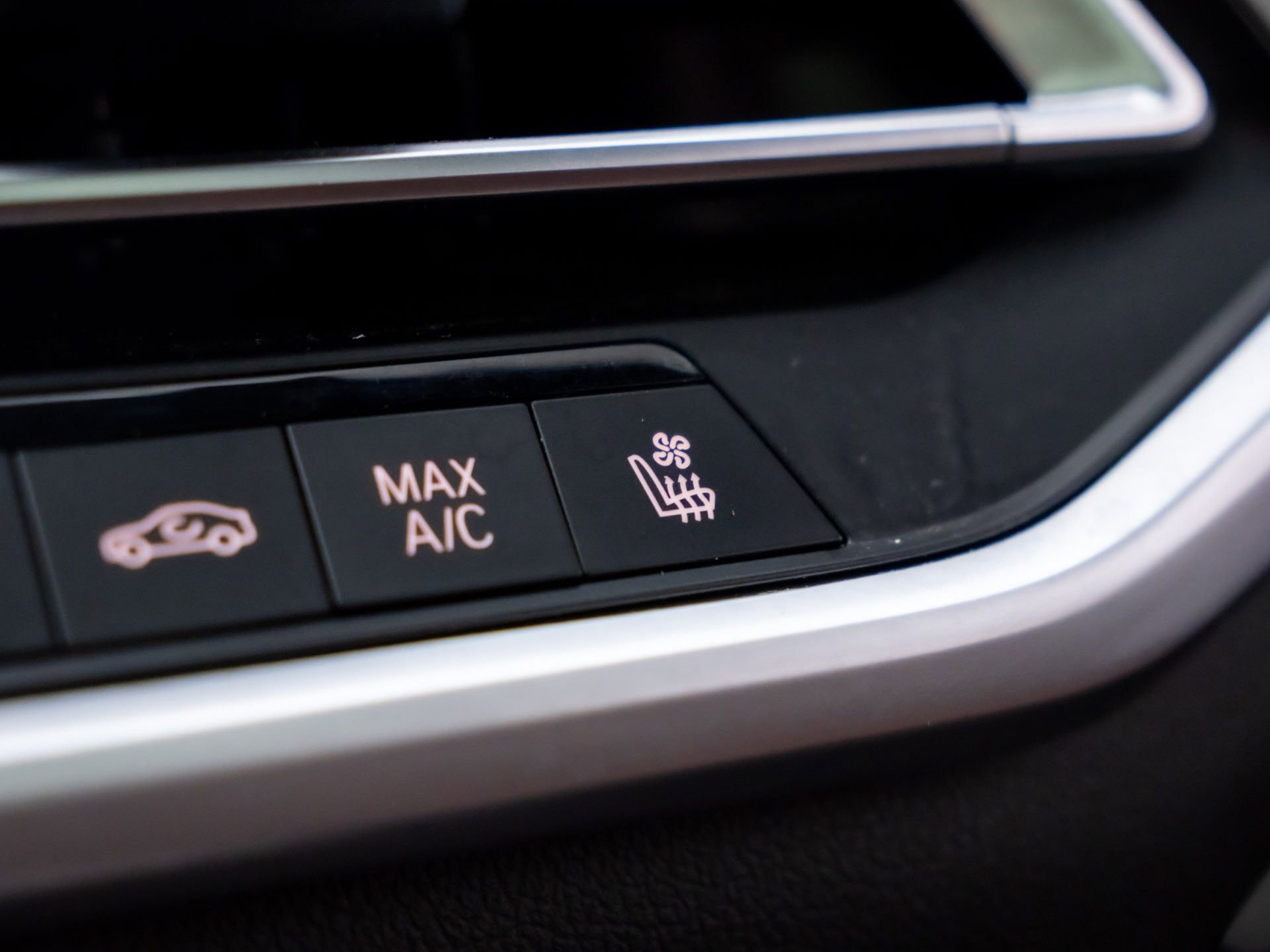 Certified 2023 BMW X5 M50i w/ Executive Package image 28