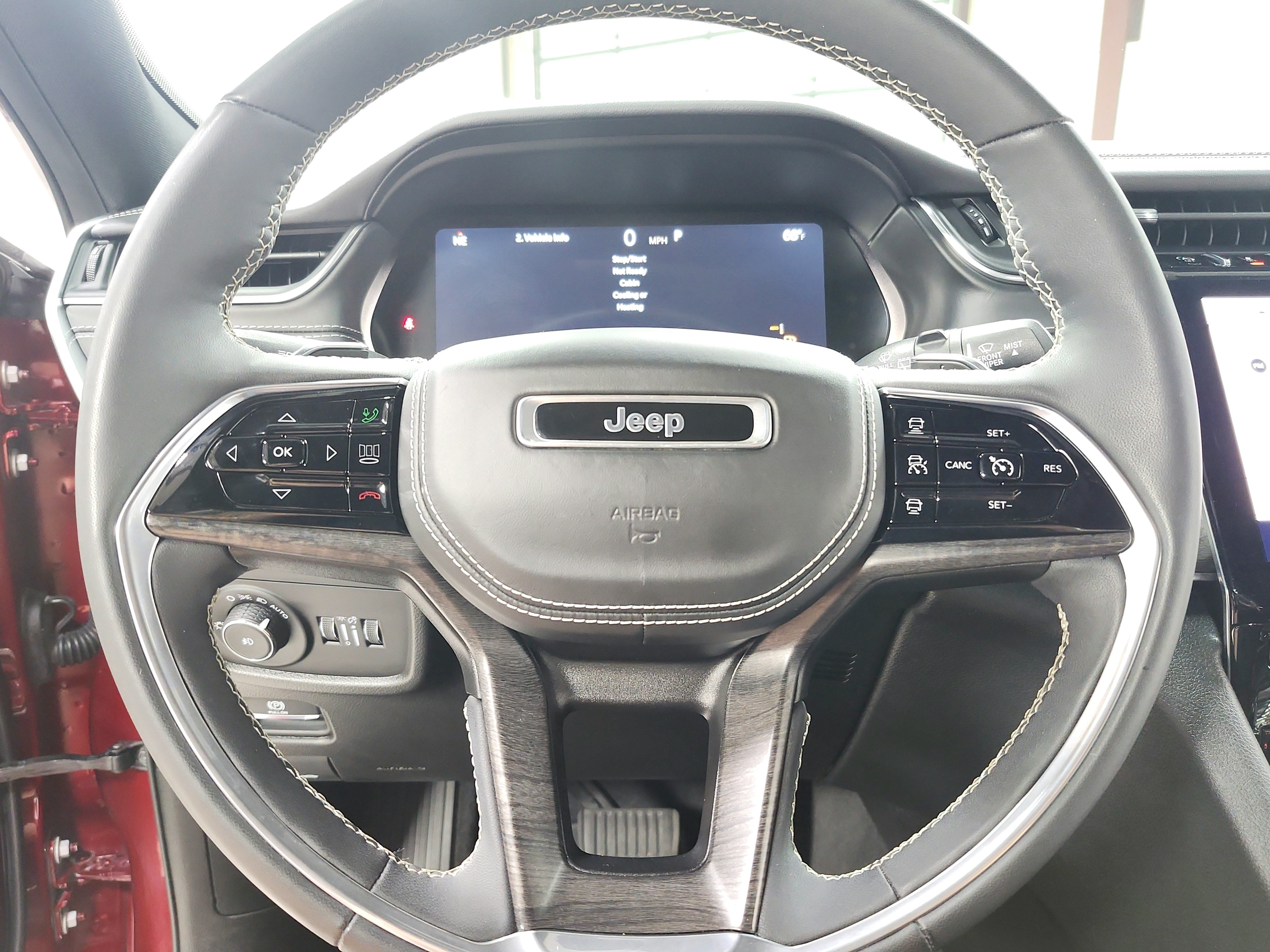 Used 2023 Jeep Grand Cherokee Overland AWD/4WD image 49