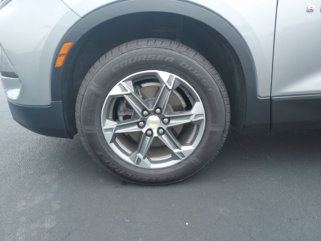 Used 2024 Chevrolet Blazer LT FWD image 10
