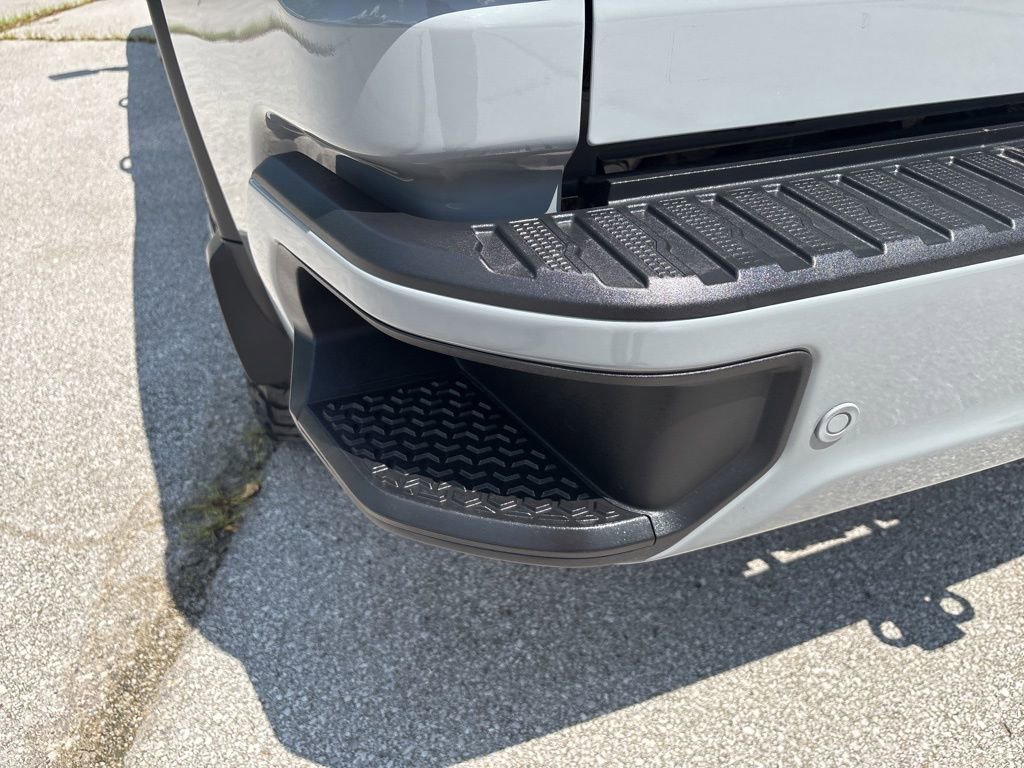 Used 2025 GMC Sierra 2500 AT4 image 39
