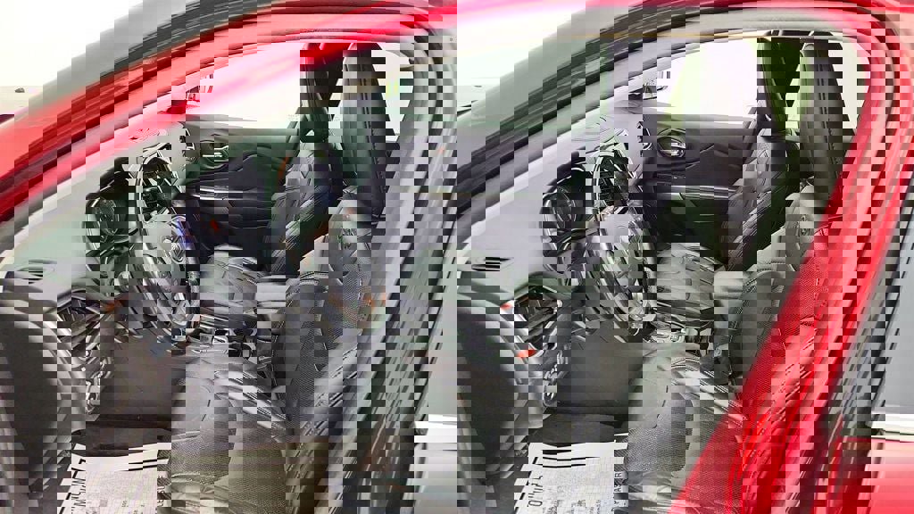 Used 2020 Jeep Cherokee Limited image 19