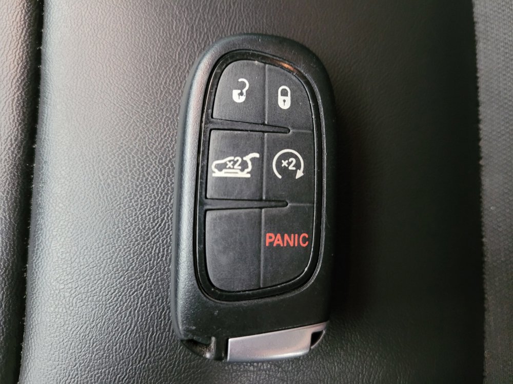 Used 2019 Jeep Cherokee Latitude Plus w/ Comfort/Convenience Group AWD/4WD image 32