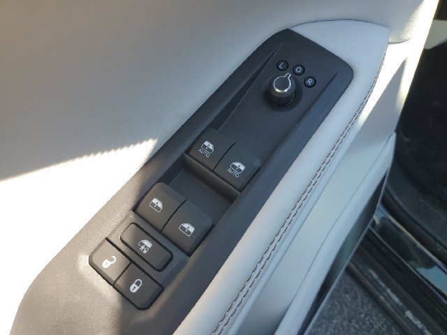 New 2026 Jeep Cherokee Overland w/ Trailer Tow Group AWD/4WD image 24