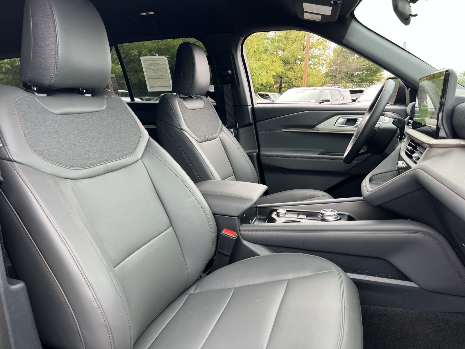 New 2027 Ford Explorer Active w/ Active Comfort Package AWD/4WD image 27