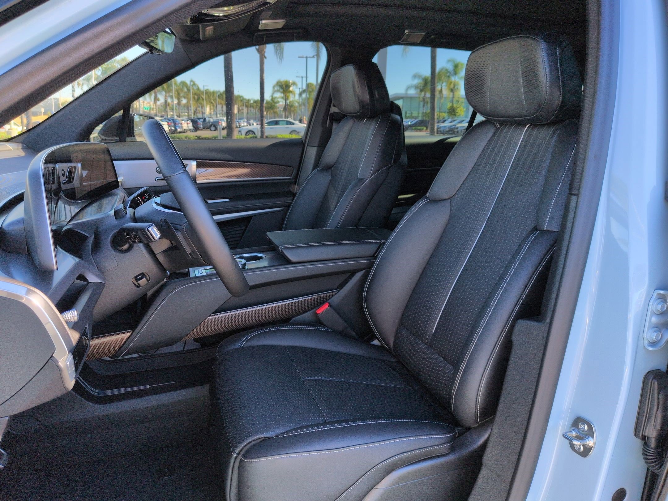 Used 2026 Cadillac Vistiq Sport image 15