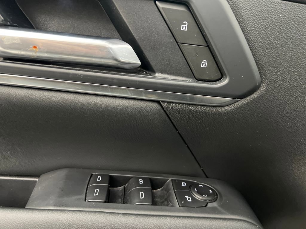 Used 2025 GMC Terrain Elevation image 12