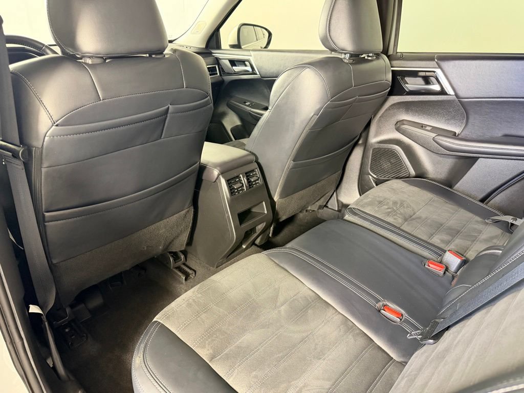 Used 2024 Mitsubishi Outlander SE AWD/4WD image 29