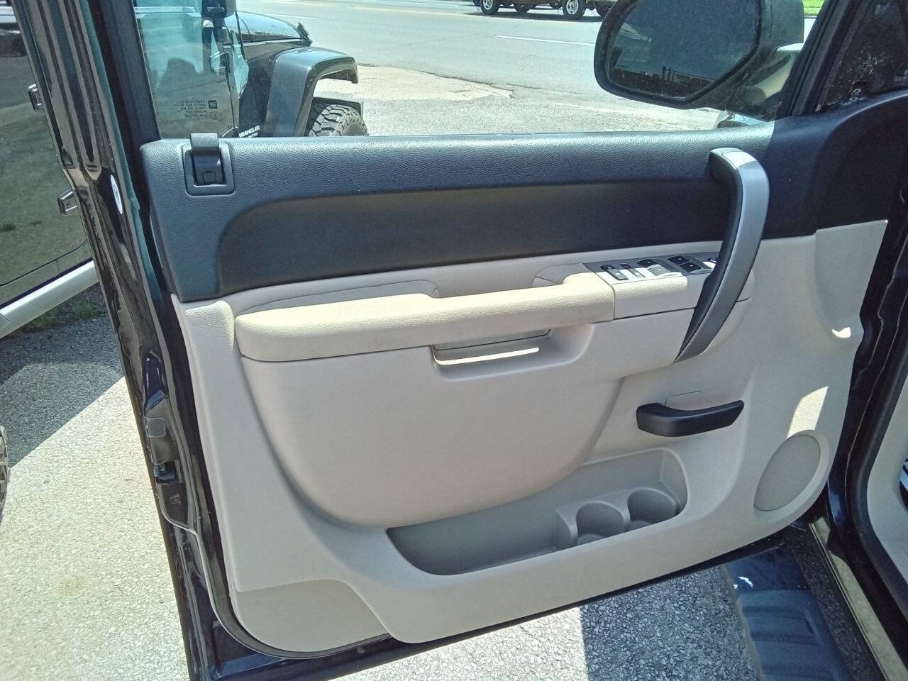 Used 2011 GMC Sierra 1500 SLE w/ Power Tech Package AWD/4WD image 9
