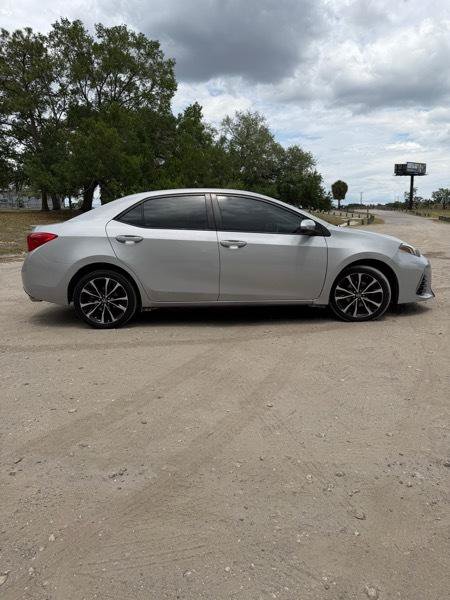 Used 2018 Toyota Corolla SE FWD image 3