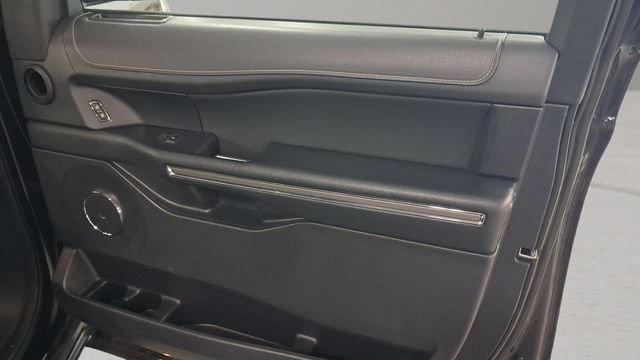 Used 2024 Ford Expedition XLT AWD/4WD image 17