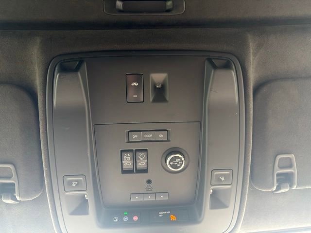 Used 2020 Cadillac Escalade Platinum AWD/4WD image 30