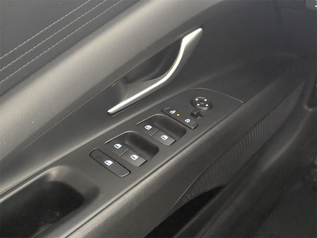 Certified 2024 Hyundai Elantra Blue image 16