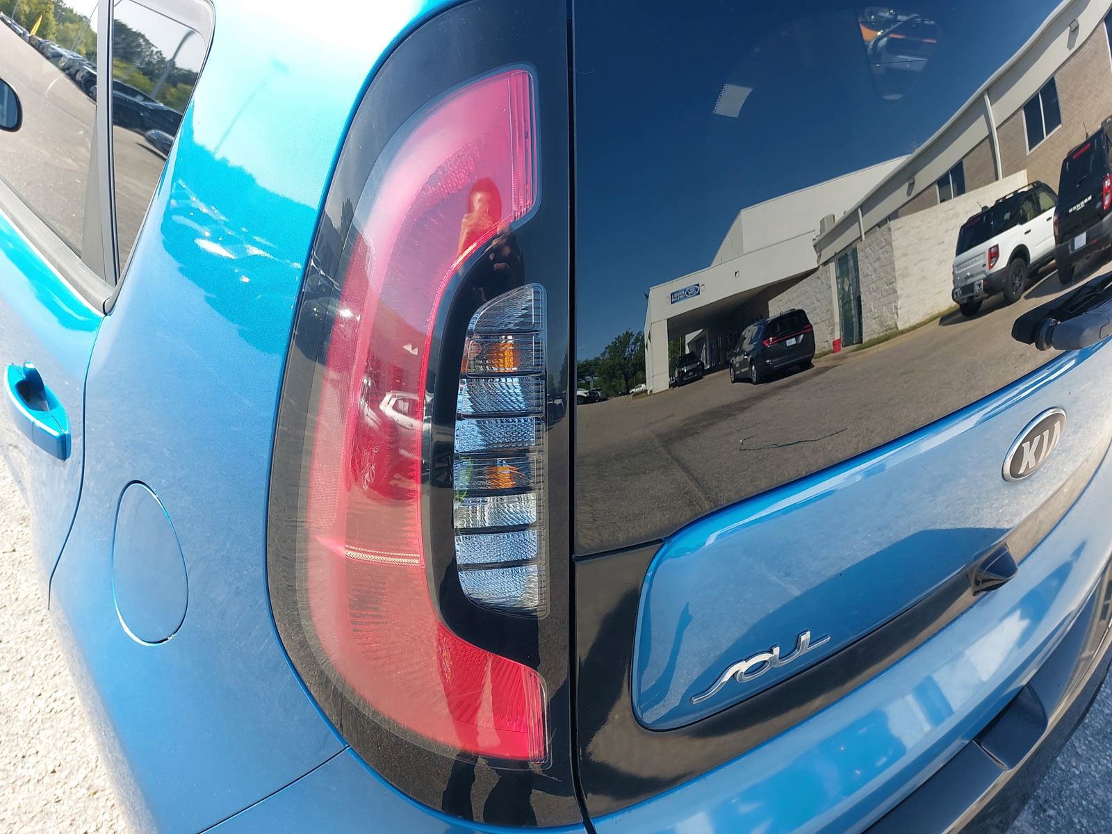 Used 2016 Kia Soul + w/ Designer's Package image 36