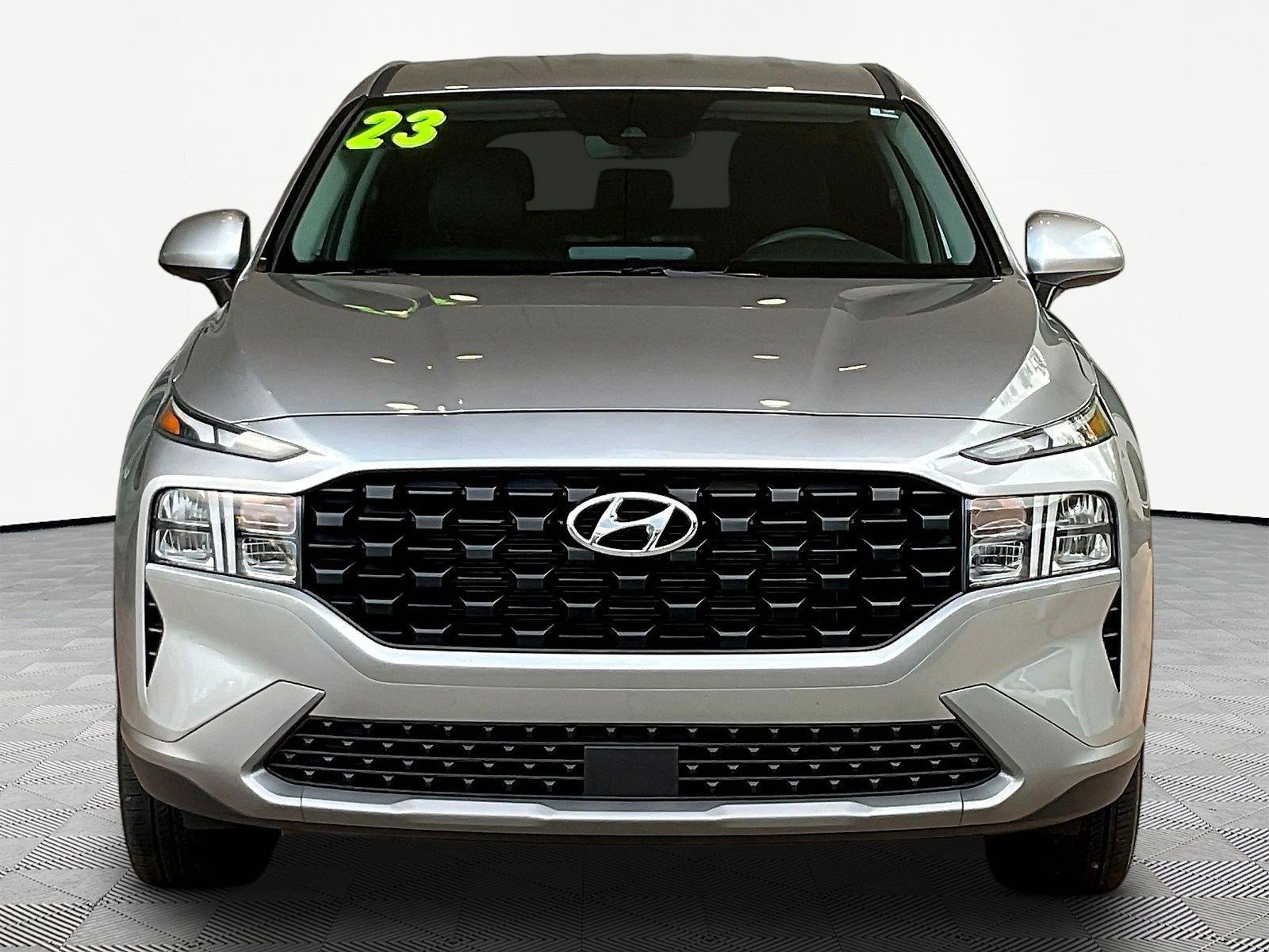 Used 2023 Hyundai Santa Fe SE AWD/4WD image 2
