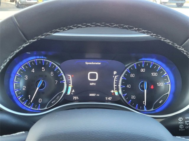 Certified 2025 Chrysler Pacifica Select image 8