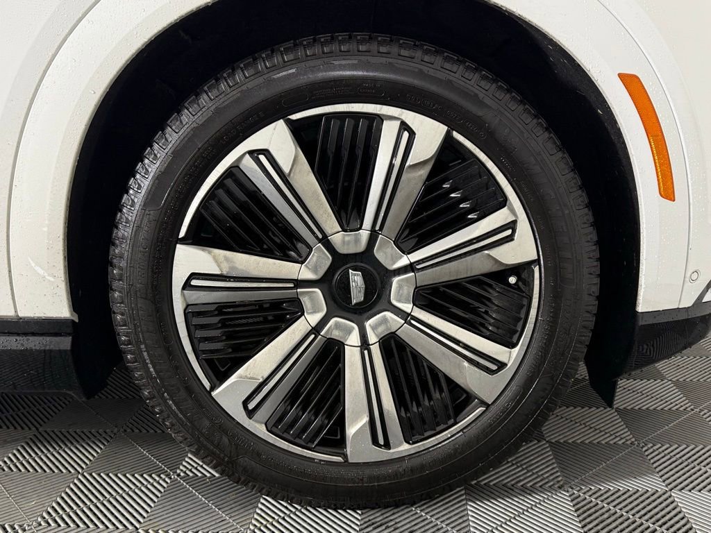 Used 2025 Cadillac Escalade IQ Luxury 1 image 16