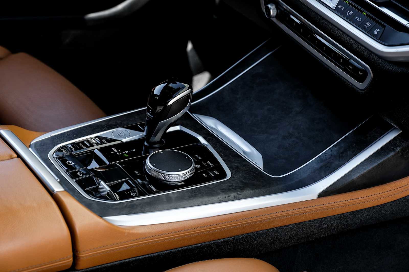 Used 2022 BMW X7 xDrive40i w/ Premium Package image 25